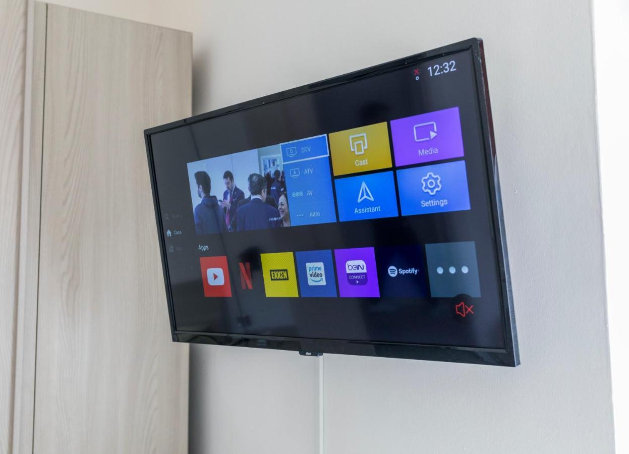 Incantevole Attico 1Minuto Dal Mare Wifi Netflix テッラチーナ エクステリア 写真