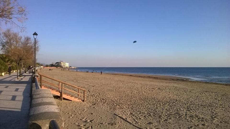 Incantevole Attico 1Minuto Dal Mare Wifi Netflix テッラチーナ エクステリア 写真